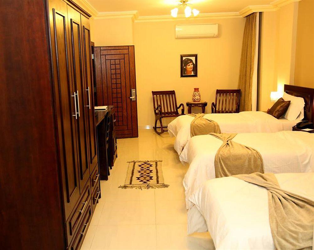 Saint John Hotel 3*