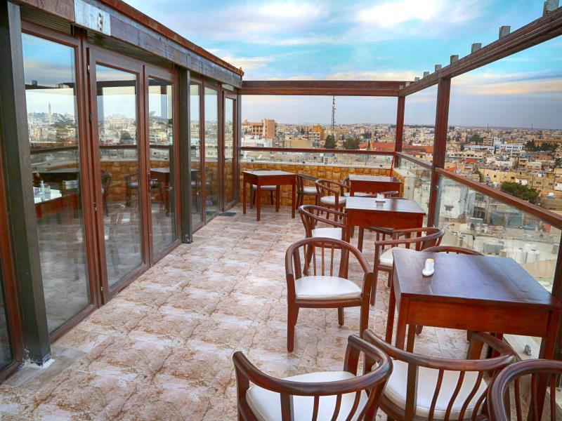 Saint John Hotel 3*