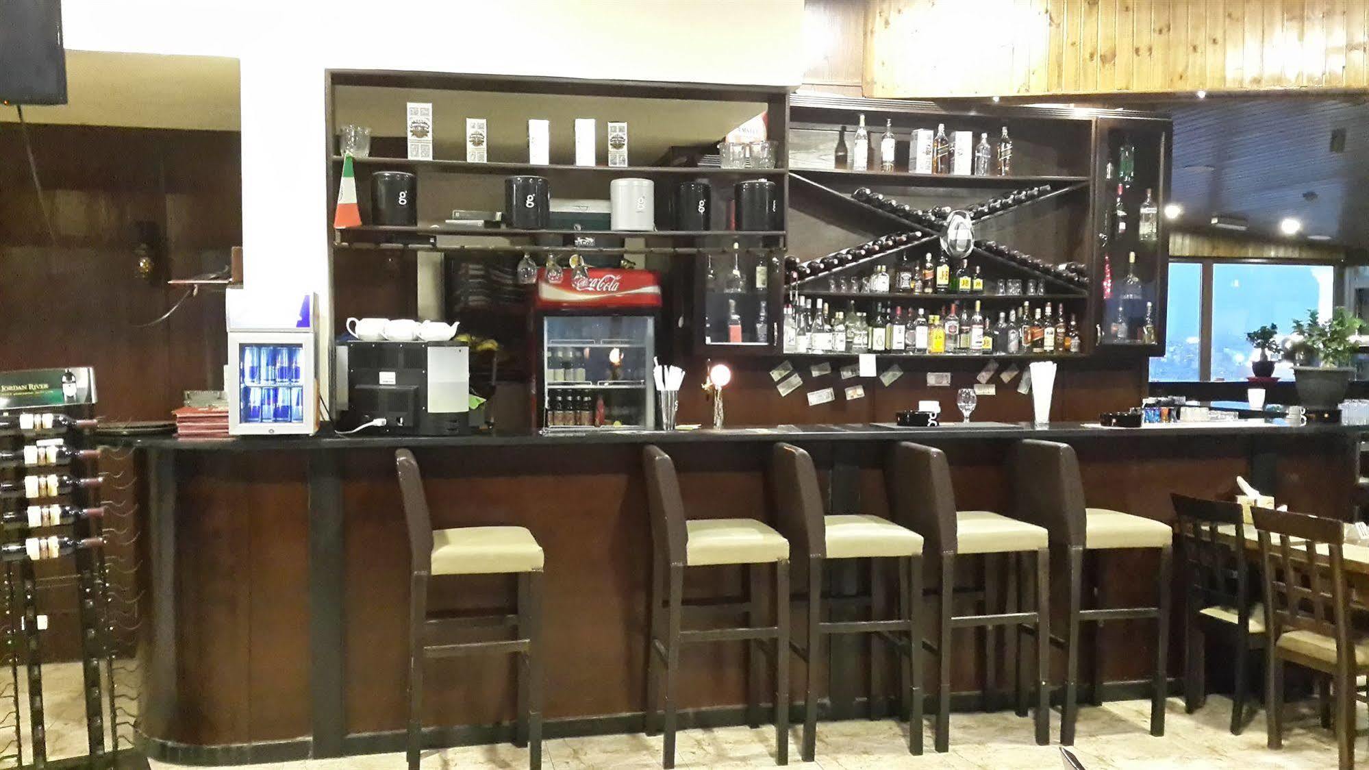 Saint John Hotel 3*